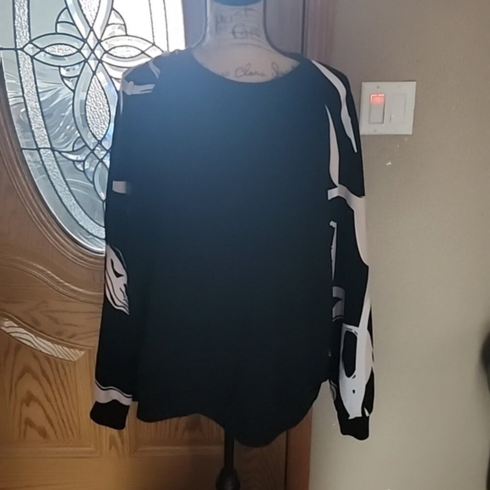 Black  dressy sweatshirt with fun sleeves